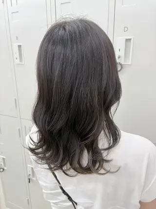 セミロング カラー NaVIユウジ 透明感カラーのヘアスタイル