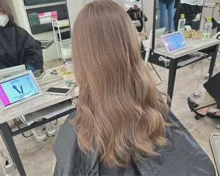 セミロング カラー 🦄ハイトーンカラー 🦄まるおしょうのヘアスタイル