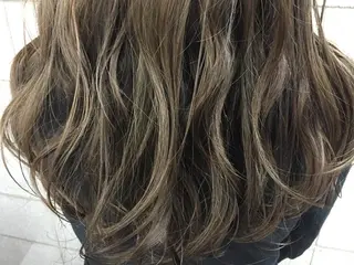 ロング カラー ITO YUKIのヘアスタイル