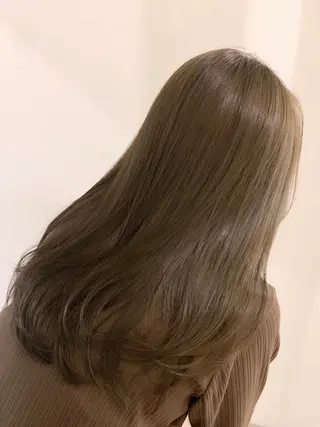 セミロング カラー 落合希 Olivebeigeのヘアスタイル