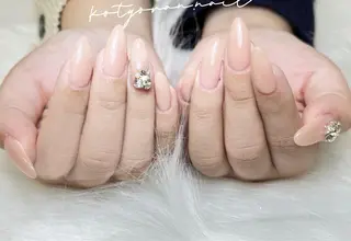 セミロング カラー パーマ ヘアアレンジ メンズ キッズ ネイル マツエク・マツパ アイブロウ モナ サロンのネイルデザイン