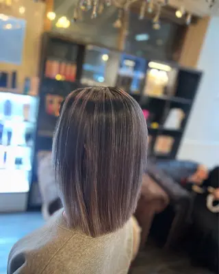 ミディアム 石井 綾乃のヘアスタイル