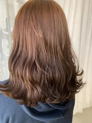 ミディアム カラー LUXBE LUCEのヘアスタイル