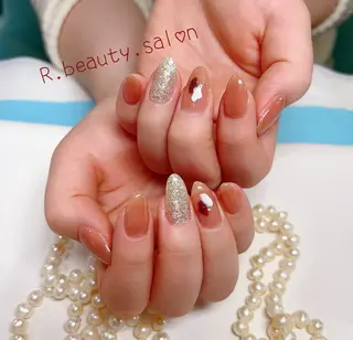 ネイル R.beauty サロンのネイルデザイン