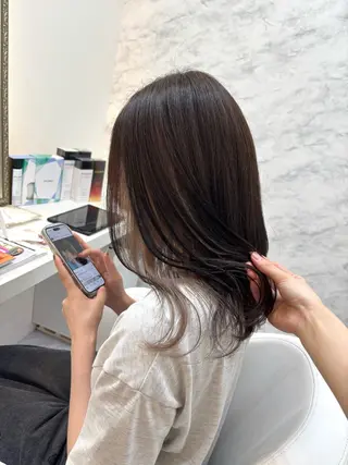 セミロング 伊丹 晴香のヘアスタイル