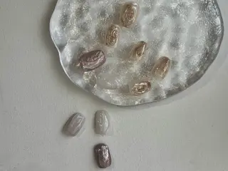 ネイル 🤍透け艶𐙚 ICHIKAのネイルデザイン