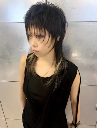 ショート カラー デザインカラー⭐︎★ 🐆hyo🐆のヘアスタイル
