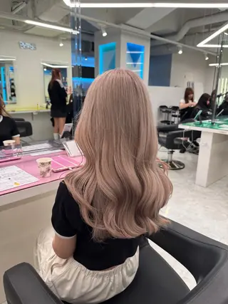 カラー ミルクティーベージュ 🤍Yumeのヘアスタイル