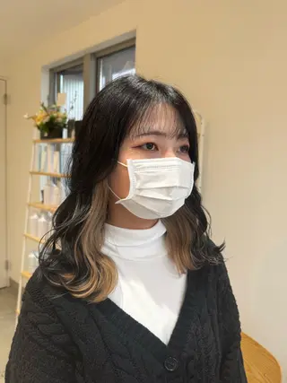 ミディアム カラー 堀越 美羽のヘアスタイル