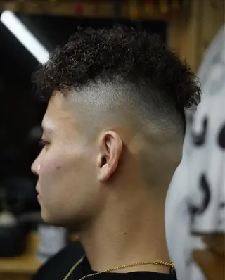 パーマ メンズ 関 晃哉のヘアスタイル