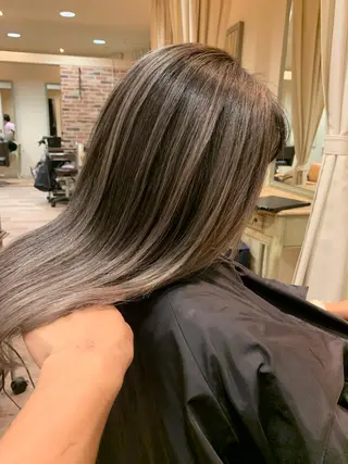 ロング Lit.豊橋 夏目のヘアスタイル