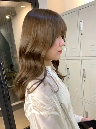 セミロング ハイトーン🫧艶髪 MAIKAのヘアスタイル