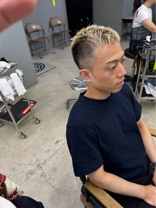 ショート カラー メンズ メンズ専門サロン wokeのヘアスタイル