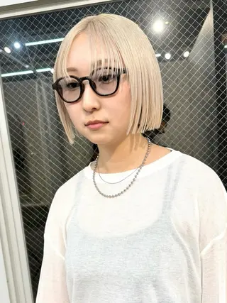 ショート カラー lani ブリーチ /ダブルカラーのヘアスタイル