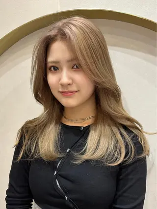 セミロング カラー 女性艶髪マンツーマン YUKIのヘアスタイル