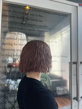 ショート まみ/レイヤーカット /暖色カラーのヘアスタイル