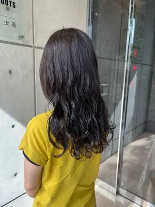セミロング パーマ 透明感カラー人気 ナンバーワンMIYUのヘアスタイル