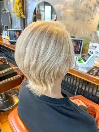 ショート カラー メンズ 佐藤 美聡のヘアスタイル
