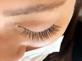 マツエク・マツパ 船曳 鈴菜のヘアスタイル