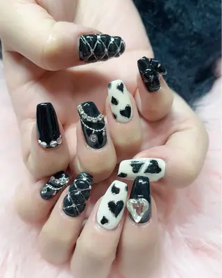 ネイル MoonNail ユリ🌸のネイルデザイン