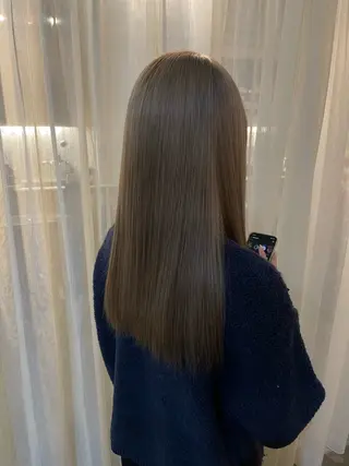 ロング 藤原 百花のヘアスタイル