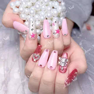 ネイル Queening 🦋のネイルデザイン