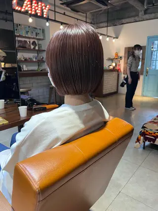 ショート カラー 🌟小顔カット🌟 レイヤーカットボブのヘアスタイル