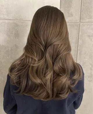カラー 韓国風レイヤーカラー ライムのヘアスタイル