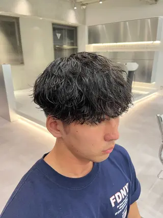 ショート パーマ メンズ ⚡メンズパーマフ ェードカットTomyのヘアスタイル