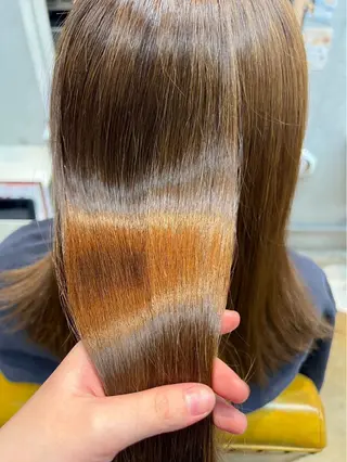 ロング カラー ヒナ/レイヤーカット 艶感ワンカラーのヘアスタイル
