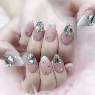 ネイル MoonNail ユリ🌸のネイルデザイン