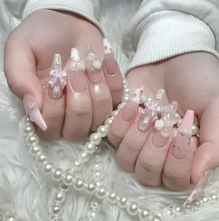 ネイル &ME ネイルサロンのネイルデザイン