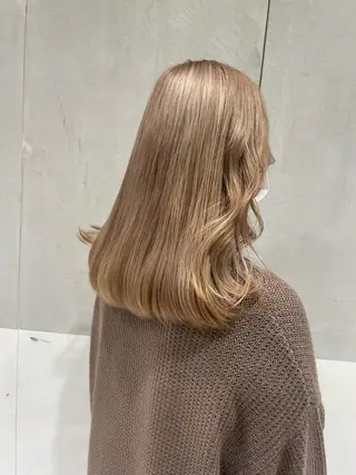 セミロング オリーブ カラー✨有坂映哉のヘアスタイル