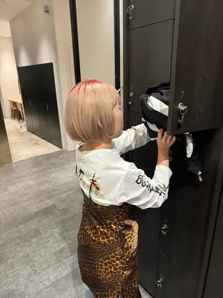 ショート カラー miu （ミユ）のヘアスタイル