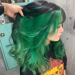 セミロング カラー ホワイト&レイヤーカ ットエクステ長畠俊輔のヘアスタイル