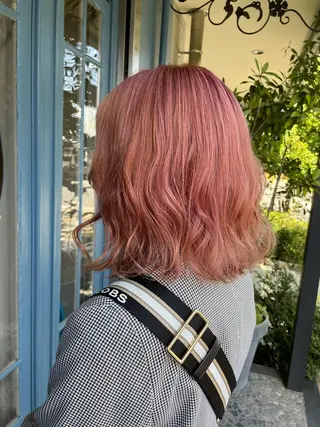 ミディアム 齋藤 樹里のヘアスタイル