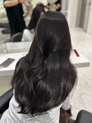 カラー 流行りの透明感カラー ×縮毛矯正🤍ユウのヘアスタイル