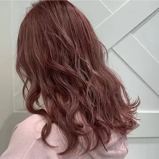 ミディアム 秋守 百華のヘアスタイル