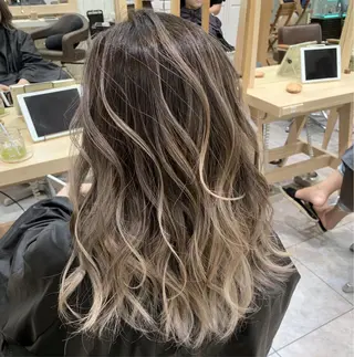 ロング カラー LUSTRE クロサワのヘアスタイル