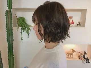 ショート カラー ITO YUKIのヘアスタイル