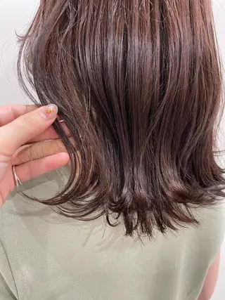 ミディアム カラー akane .のヘアスタイル