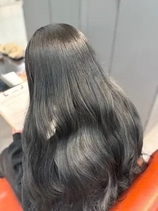 ロング カラー 高相 乃愛のヘアスタイル