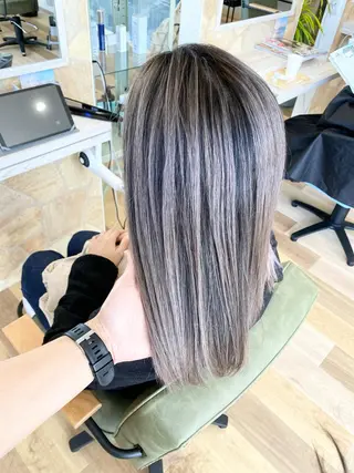セミロング ケアブリーチ 黒瀬有汰のヘアスタイル