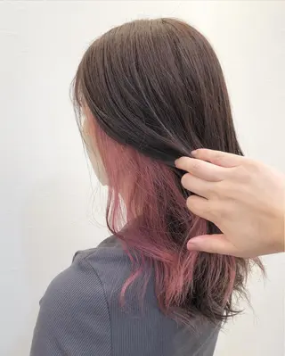 カラー ツノガイ エリのヘアスタイル