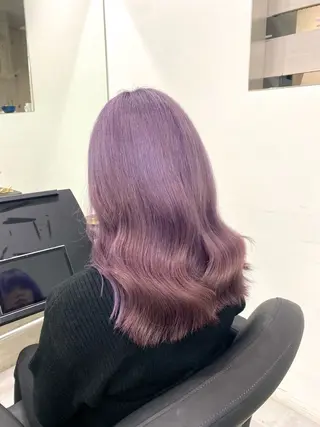 ミディアム カラー Runa/大人 かわいいハイトーンのヘアスタイル