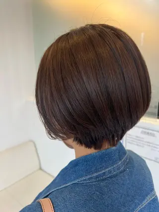 ショート カラー 下岡 奈津美のヘアスタイル