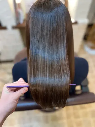 ロング カラー She.by五感鷹匠所属・石野 しおりのヘアスタイル