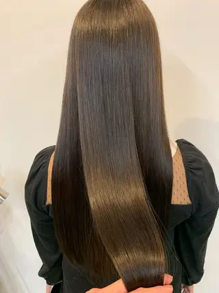 ロング カラー トップ スタイリストのヘアスタイル