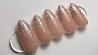 ネイル オトヤ ナオミのネイルデザイン