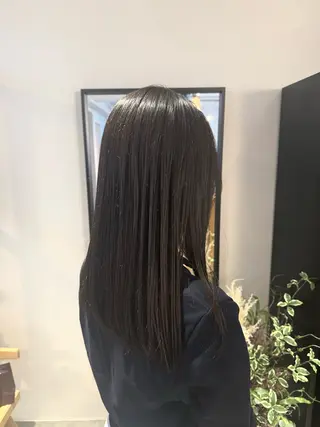 ミディアム カイリ 【POOL】のヘアスタイル